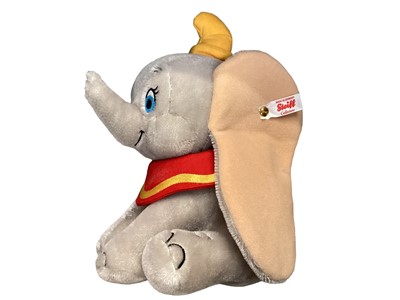 Lot 1937 - Steiff Disney Dumbo no. 354564, with swing tag, certificate and box. Very good condition.