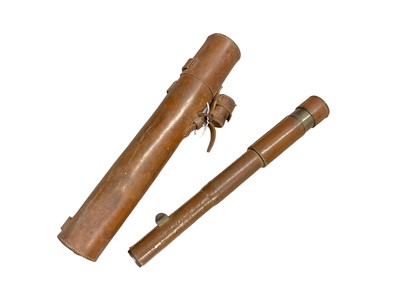 Lot 789 - First World War Officers spotting scope by F. Davidson & Co., London in leather case dated 1918.