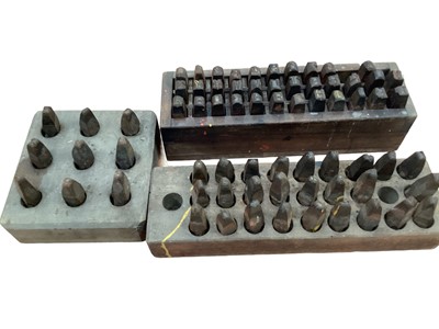 Lot 2531 - Group of printing press letters and tools