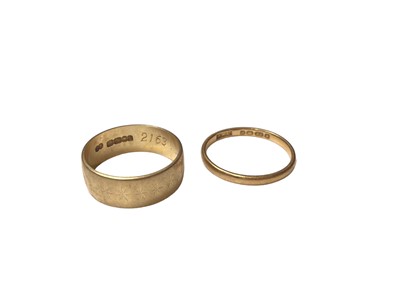Lot 106 - 22ct gold wedding ring and 18ct gold wedding ring (2)