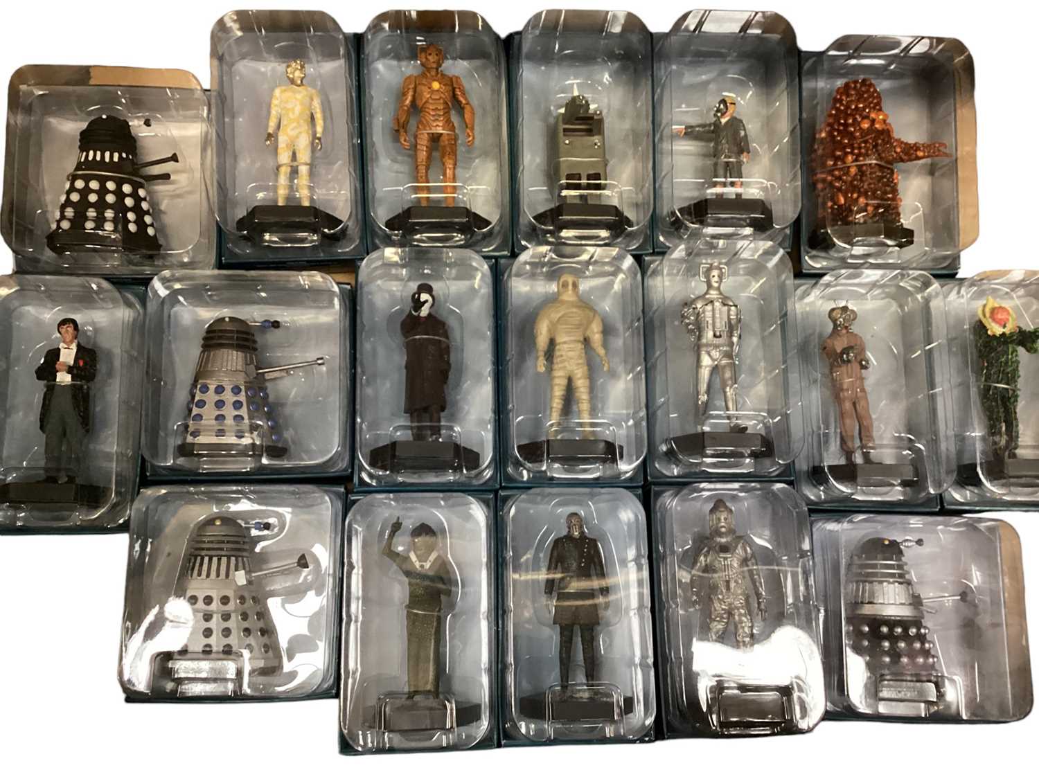Lot 1976 - BBC Dr Who Collectable Figures No.s 51-100, boxed