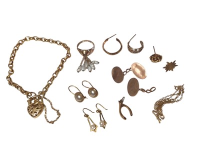 Lot 321 - Group of 9ct gold jewellery