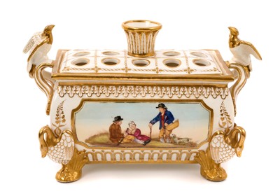 Lot 62 - English porcelain rectangular bough pot and cover, circa 1825