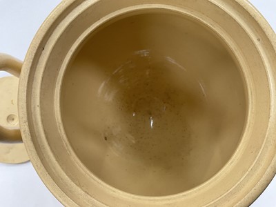 Lot 186 - Wedgwood drabware jar and cover