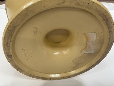 Lot 186 - Wedgwood drabware jar and cover