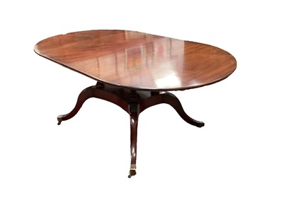 Lot 1450 - Good quality George III mahogany pedestal dining table