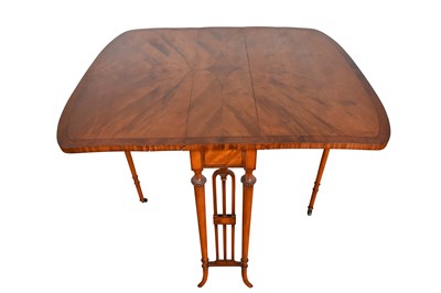 Lot 1451 - Good quality Edwardian satinwood Sutherland table