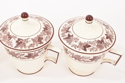 Lot 191 - Four Wedgwood Queensware custard cups and covers, circa 1810