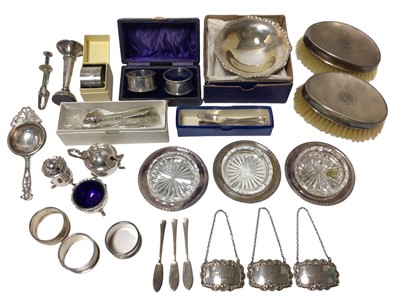 Lot 424 - Selection of miscellaneous 20th century silver