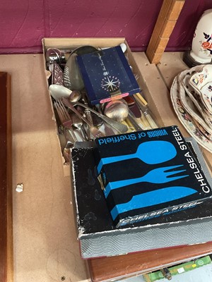 Lot 713 - Various vintage cutlery in boxes and sundry silver plated cutlery