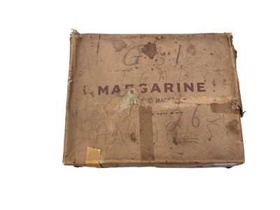 Lot 1898 - Box of lead figures including Britains hunting models, zoo animals and accessories.