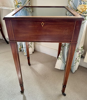 Lot 1490 - Edwardian inlaid mahogany bijouterie table