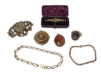 Lot 576 - Group of antique jewellery to include three Victorian brooches, cabochon garnet and purple hardstone ring in gold mount, Victorian agate locket and two 9ct gold bracelets