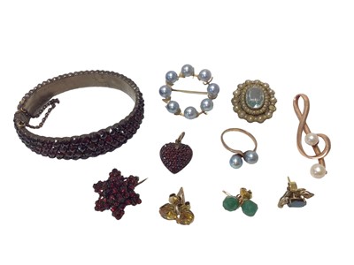 Lot 596 - Group of jewellery to include an antique blue stone and seed pearl brooch, Bohemian garnet hinged bangle, ditto heart pendant and star brooch, and other jewellery