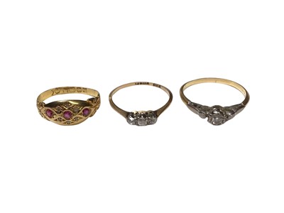Lot 45 - Antique 18ct gold ruby and diamond ring, together with an 18ct gold diamond three stone ring and an 18ct gold single stone ring