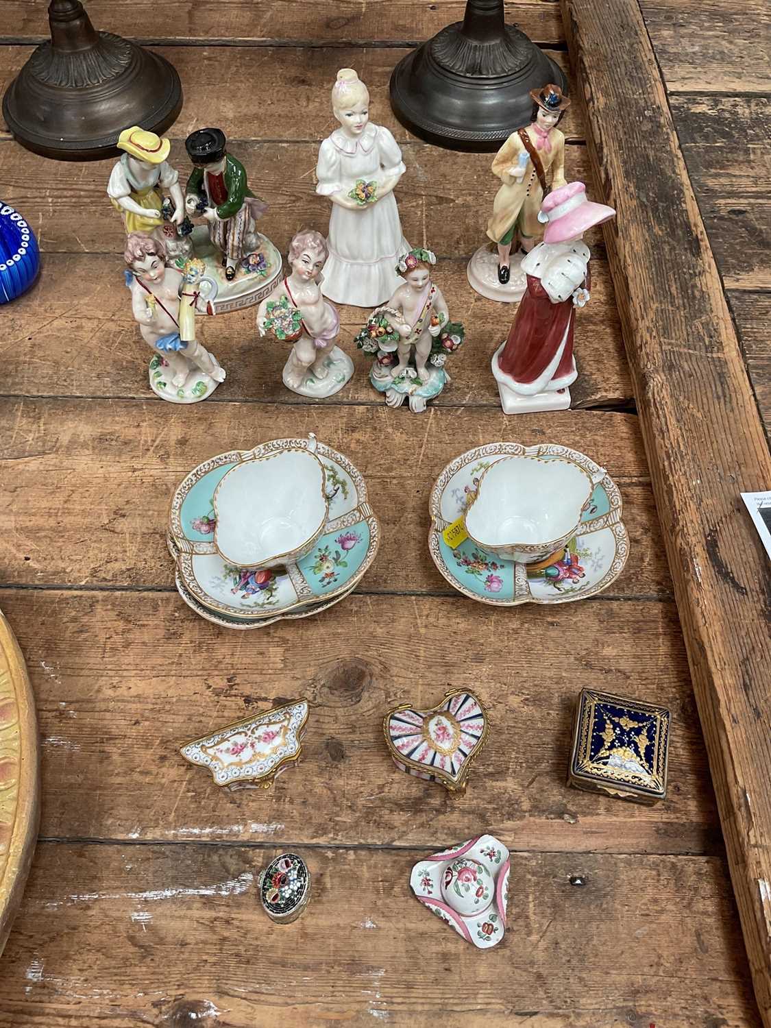 Lot 32 - Group of ceramics