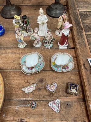 Lot 32 - Group of ceramics