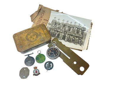 Lot 725 - First World War pair comprising War and Victory medals named to S - 30735 PTE. R. R. Feecham. Rif. Brig. together with Silver War Badge