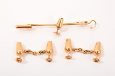 Lot 558 - Novelty gold stock pin and cufflinks in the form of champagne flutes