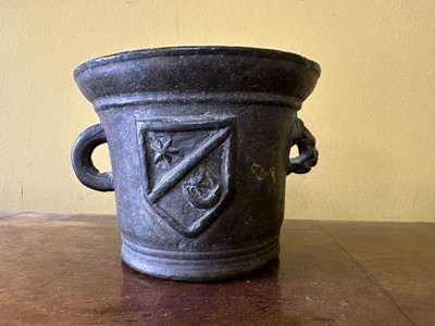 Lot 1562 - 17th century bronze mortar