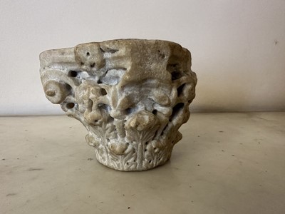 Lot 1584 - Roman carved marble column capital