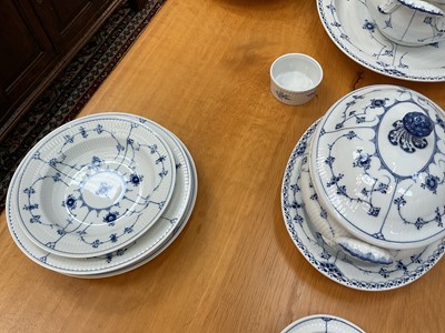 Lot 109 - Extensive collection of Royal Copenhagen onion pattern tablewares