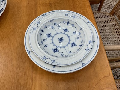 Lot 109 - Extensive collection of Royal Copenhagen onion pattern tablewares