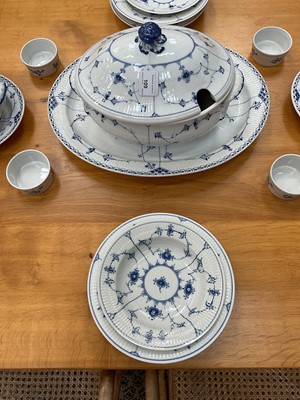 Lot 109 - Extensive collection of Royal Copenhagen onion pattern tablewares