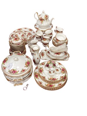 Lot 1102 - Royal Albert Old Country Roses tea and dinner ware