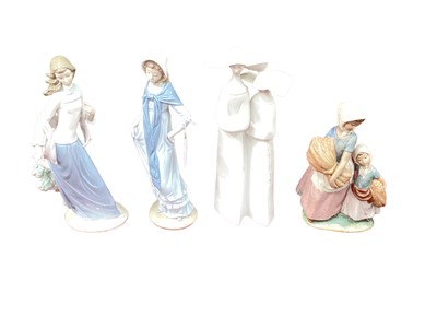Lot 1117 - Group of Lladro and Nao figures and animal ornaments