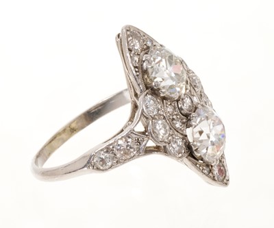 Lot 424 - A fine Art Deco diamond cocktail ring