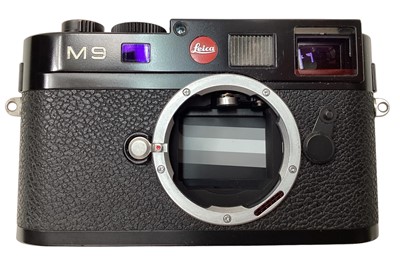 Lot 2354 - Leica M9 camera body in original box