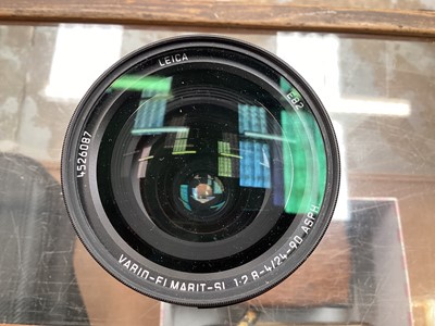 Lot 2358 - Leica Vario-Elmarit-SL f/2.8 24-90mm Aspherical lens in soft case with front lens cap