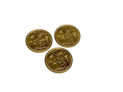 Lot 400 - Isle of Man - Gold Sovereigns Elizabeth II 1973 x 3 UNC (3 coins)