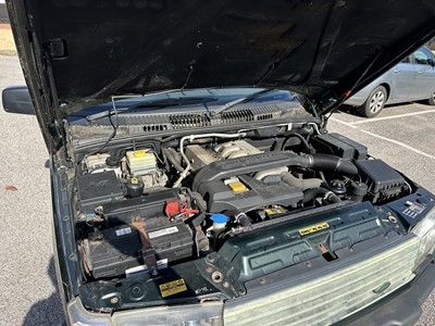 Lot 21 - Land Rover, Range Rover 2.5 DSE Automatic, reg. no. NM02 BXL