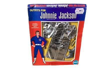 Lot 25 - Mixed lot of vintage toys including Pedigree Sindy Outfit No.43023, Mego Corps Johnnie Jackson Resue Outfit, CEJI Lucky Luke, A-Toys Battle, Tonka action figures & McFarlane Toys Spawn (qty)...