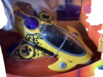 Lot 39 - Galoob (c1996) Jonny Quest Cyber Copter No.74844, Quest Rover No.74889 & Quest Porpoise No.74890, all boxed, plus other items