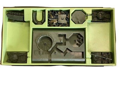Lot 44 - Airfix HO-OO Scale Gun Emplacement Assault Set No.51650-7, Scale 1:24 James Bond Autogyro No.04401 and other model kits (qty)