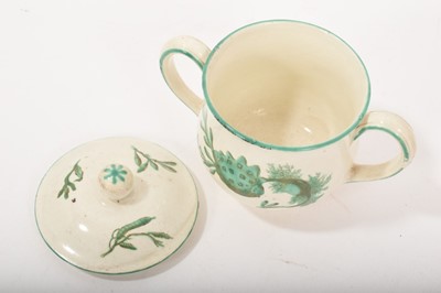 Lot 129 - Wedgwood Queensware two handled custard cup and cover, circa 1790