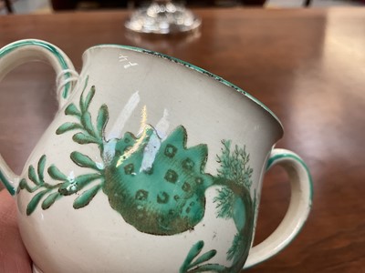 Lot 129 - Wedgwood Queensware two handled custard cup and cover, circa 1790