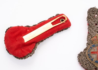 Lot 17 - Pair Edwardian / King George V Lieutenant of the Corporation of the City of London embroidered epaulettes