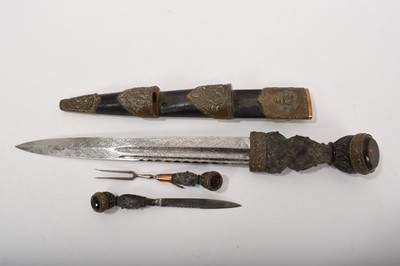 Lot 799 - Victorian Scottish Regimental dirk with etched polished steel fullered blade depicting royal arms, trophies, insignia and battle honours of the Highland Light Infantry