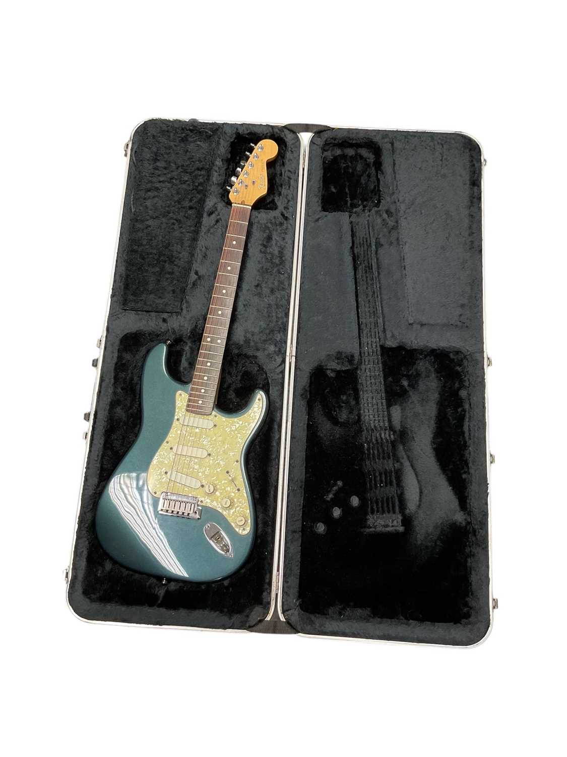 Lot 2276 - 1980s Fender Stratocaster guitar