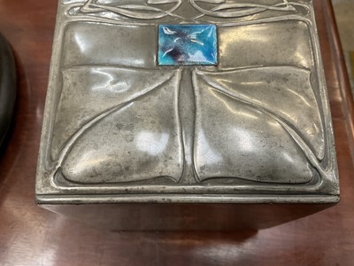 Lot 993 - Liberty Tudric pewter biscuit barrel
