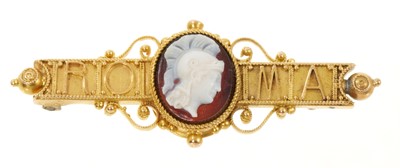Lot 642 - 19th century Italian revival gold cameo bar brooch
