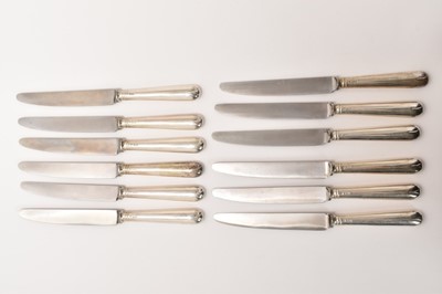 Lot 403 - 12 contemporary silver handled table knives with stainless steel blades, Sheffield 1973