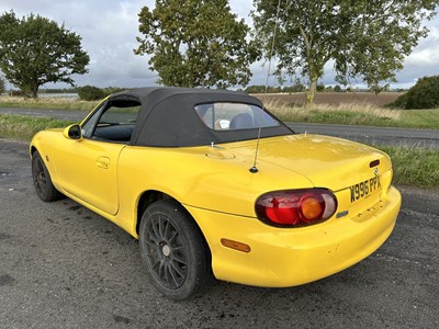 Lot 2 - 2000 Mazda MX-5, 1598cc, 2 door convertible, reg. no. W996 PPX
