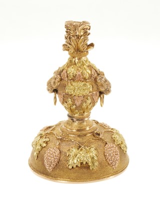 Lot 649 - Fine quality 19th century-style three colour gold seal