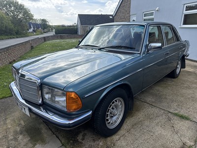 Lot 5 - 1983 Mercedes - Benz 280E W123, 2746cc, automatic, 4 door saloon, reg. no. OGK 17Y