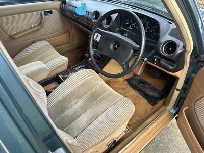 Lot 5 - 1983 Mercedes - Benz 280E W123, 2746cc, automatic, 4 door saloon, reg. no. OGK 17Y